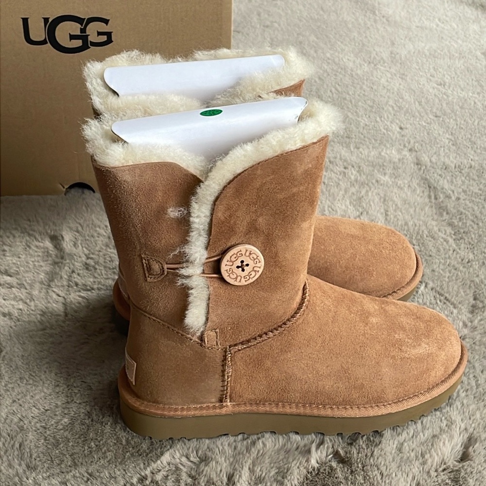 UGG - Women's Bailey Button II Boot / Winter Boot